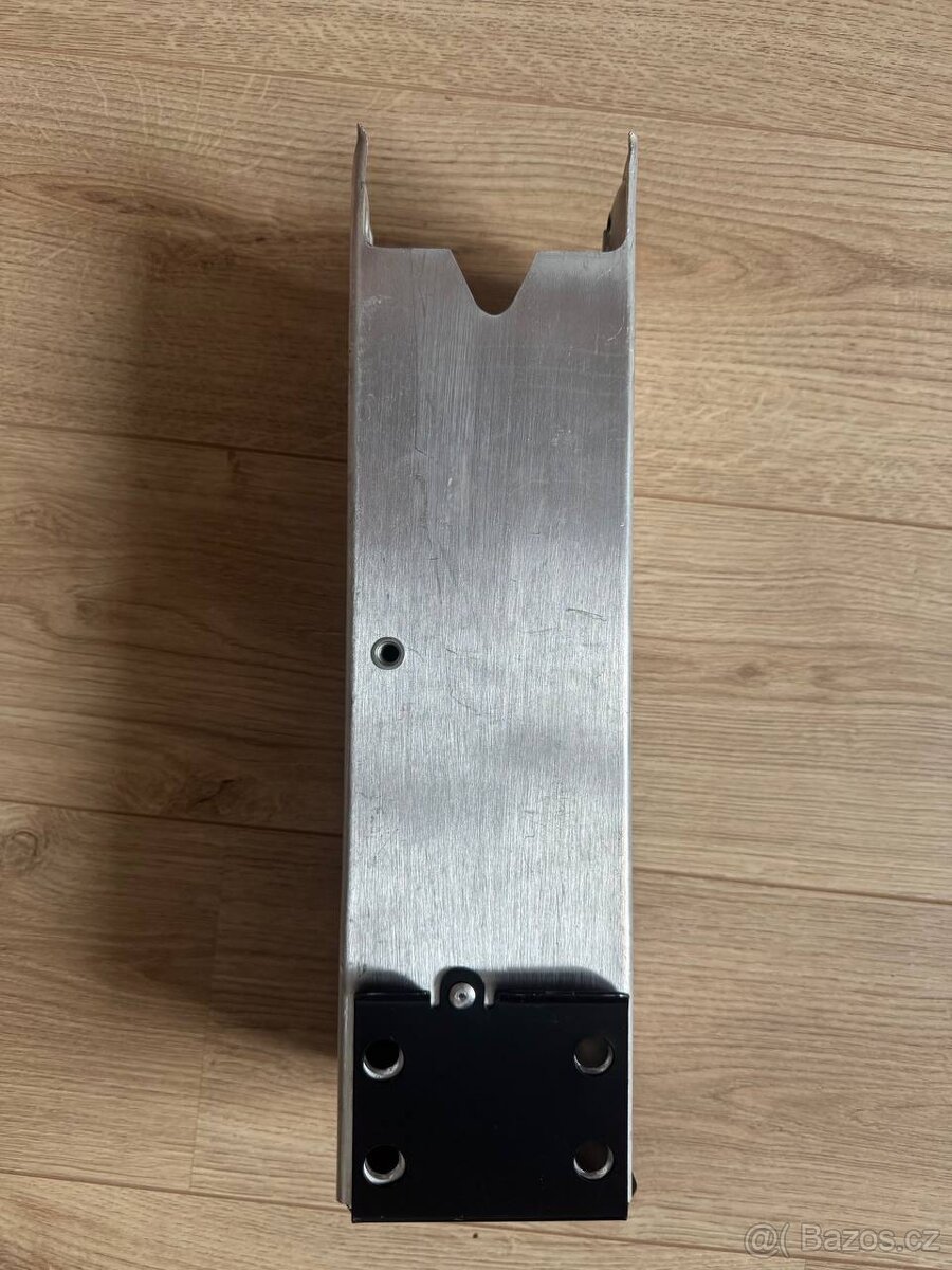 Levý – pravý podélník Tesla 3