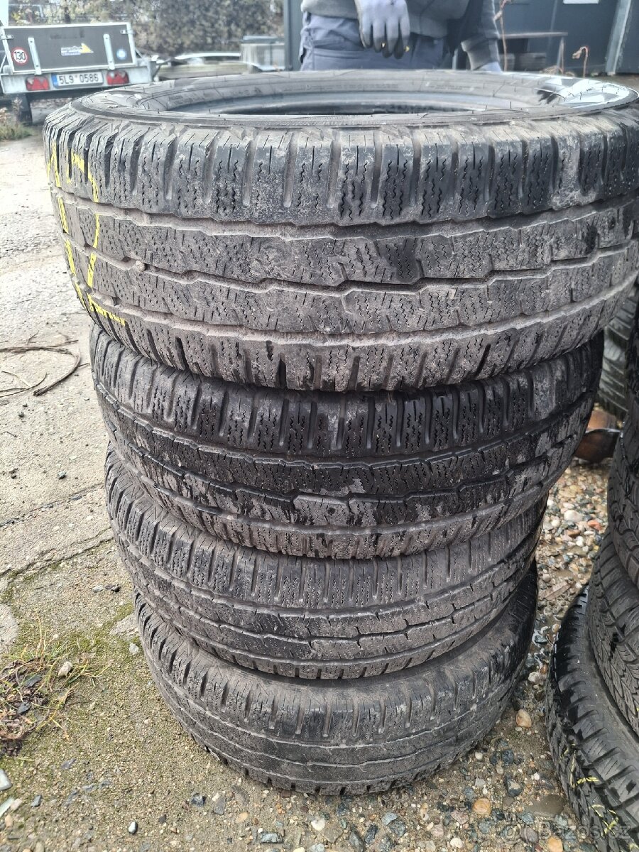 ZIMNÍ PNEU 235/65/16 C zátěžové Toyo