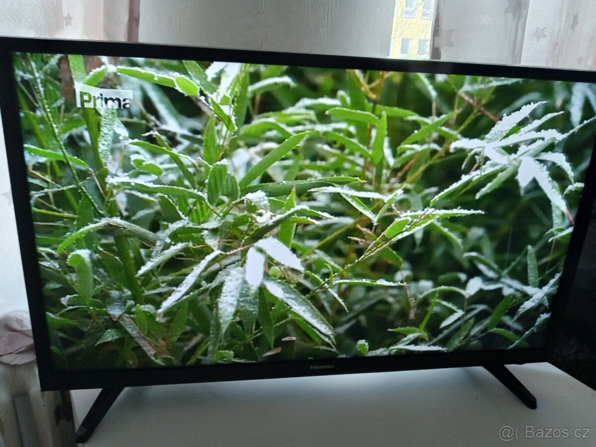 Televize značky Hisense 80cm není Smart