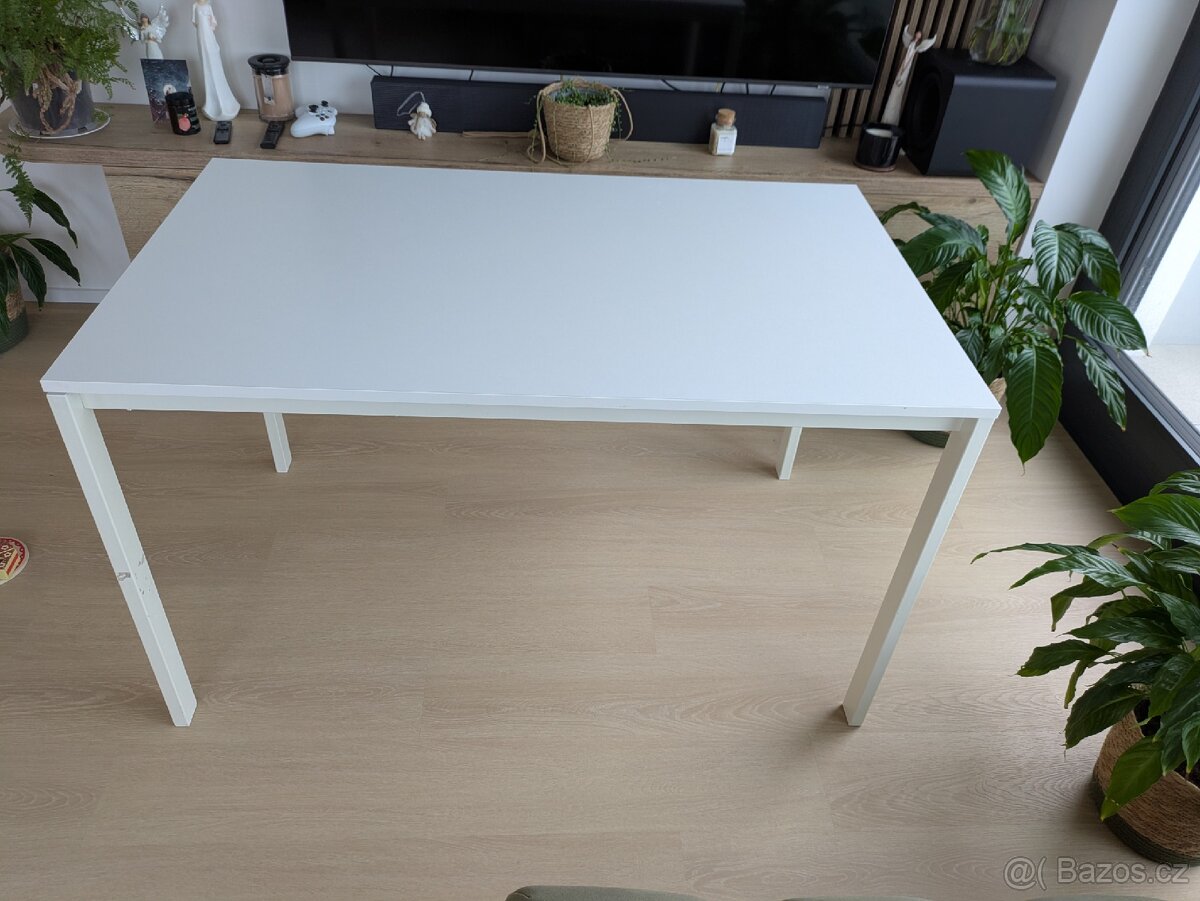 jídelní stůl IKEA MELLTORP (125×75 cm)