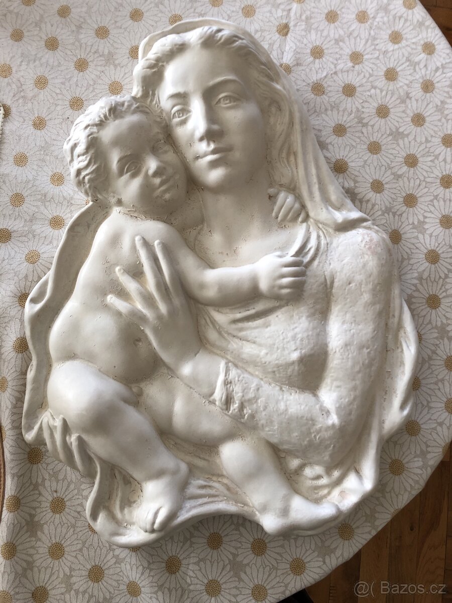 Plastika Madona s ditětem