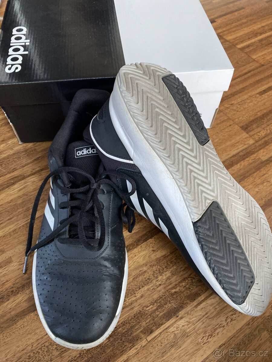 Adidas pánská sportovní obuv Courtsmash velikost 44