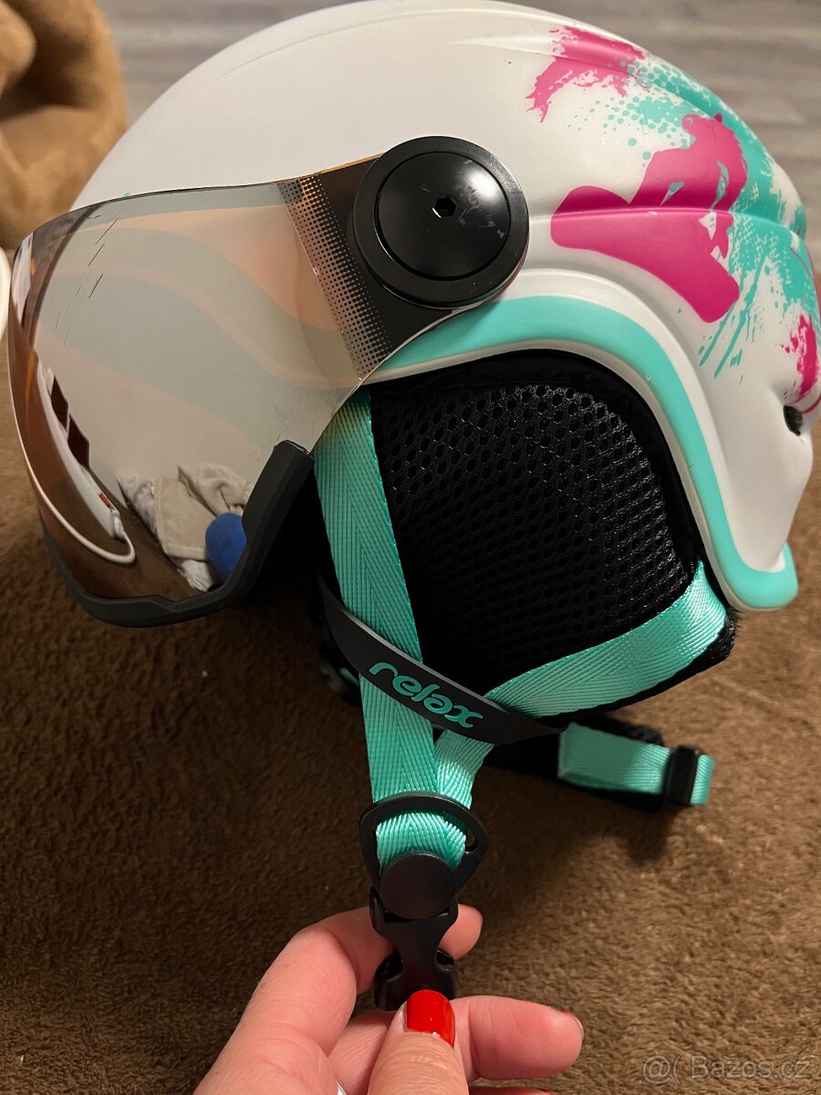 Dětská lyžařská helma s integrovaným štítem, vel.S