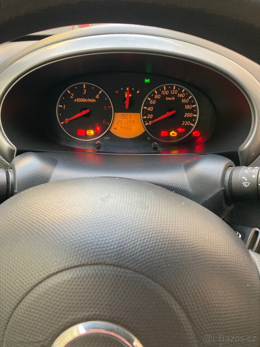 NISSAN mikra 2006року