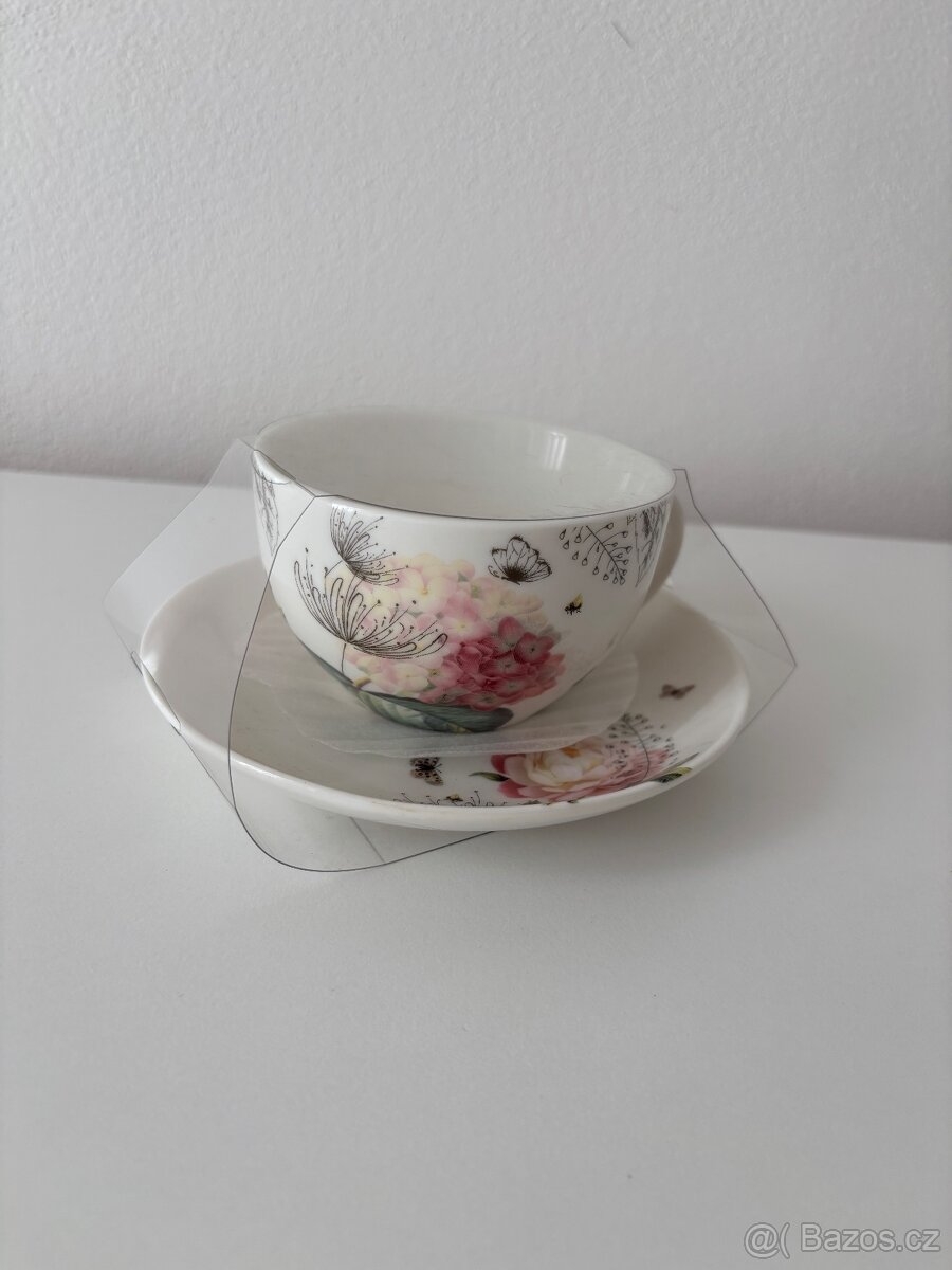 Hrneček s talířkem značky F&F home