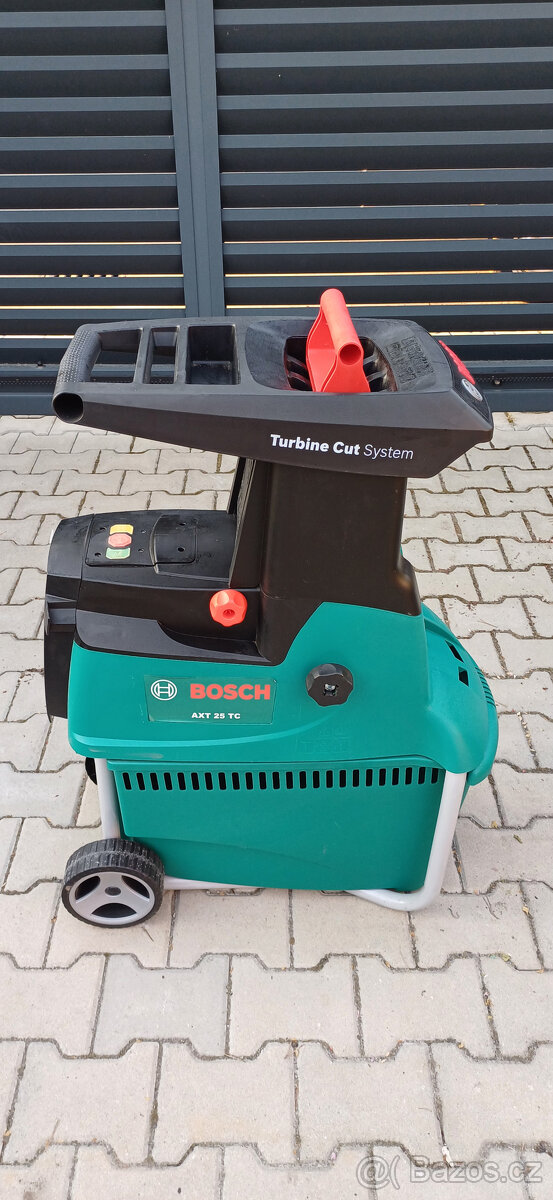 Drtič zahradního odpadu Bosch AXT 25 TC