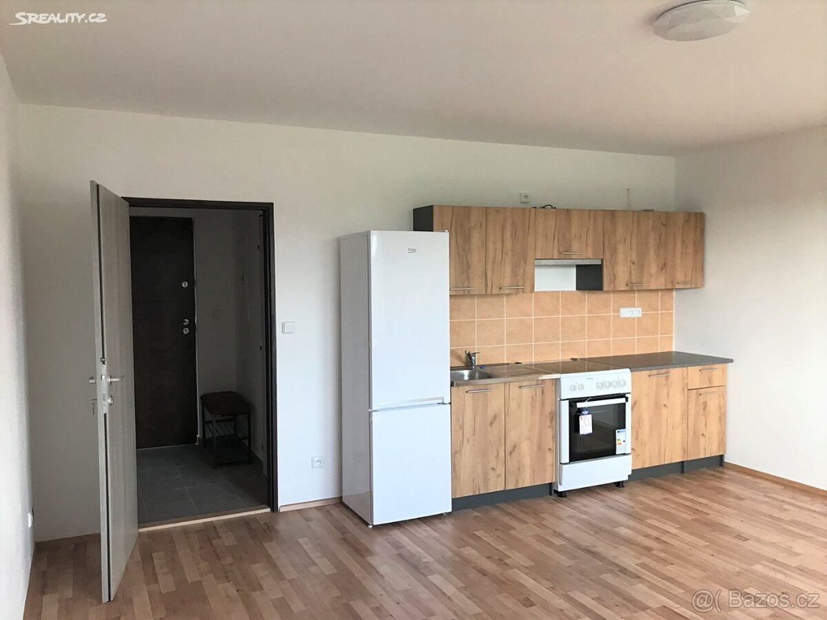 Pronájem byt 1+kk, 31 m2, v obci Račiněves, u Roudnice n. L.