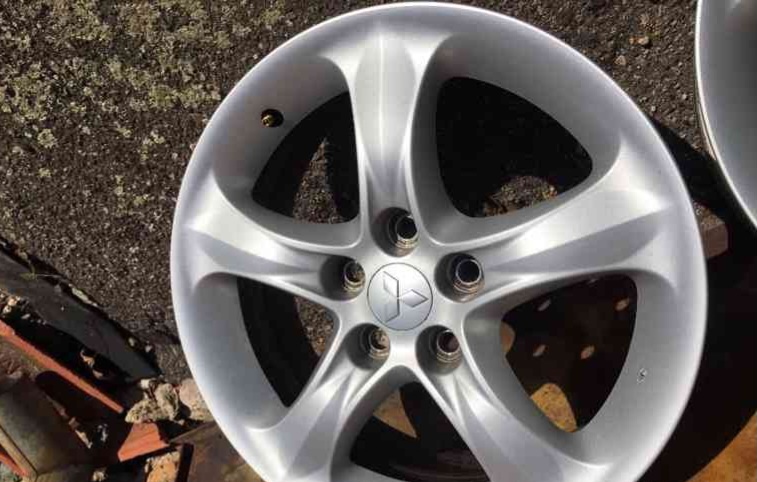 4xAludisky kola 5x114,3 7J R17 ET46