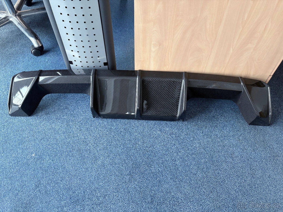 BMW M3 G80 OEM zadní difusor carbon