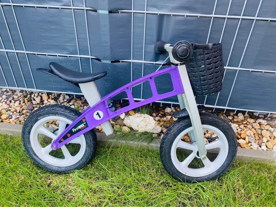 První kolo first bike fialové