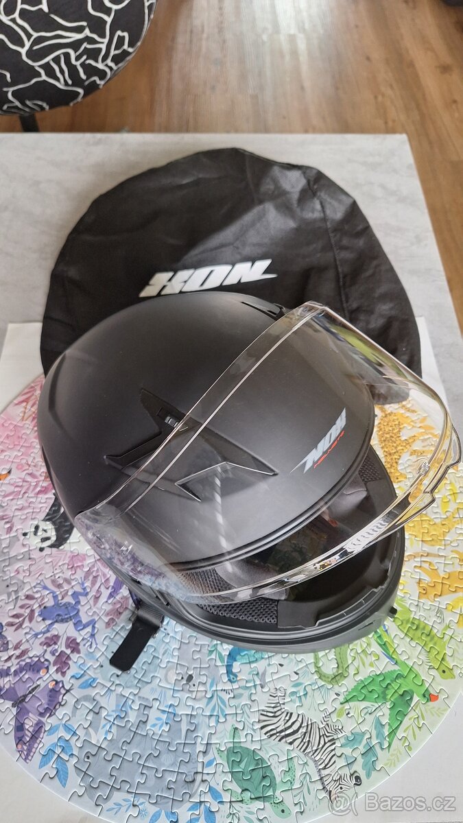 Dětská integrální helma na motorku