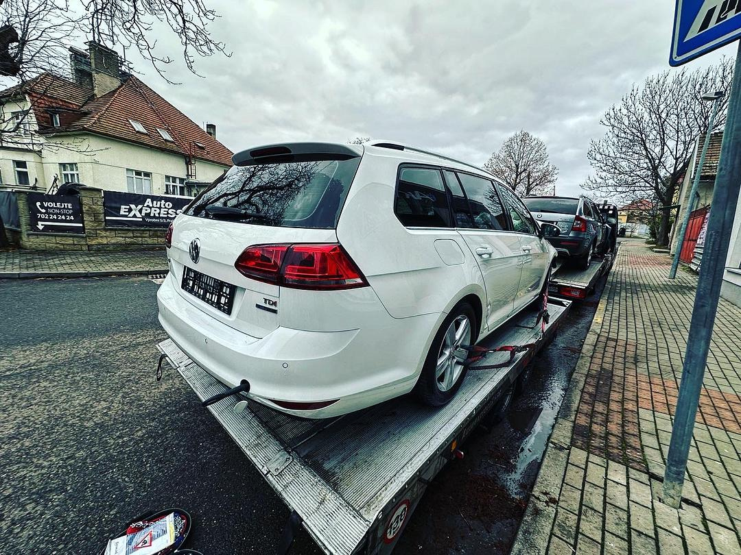 Veškeré náhradní díly VW Golf 7 kombi 2014 CLHA MWW LC9A