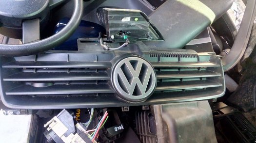 prodam masku se znakem na vw polo 9N2