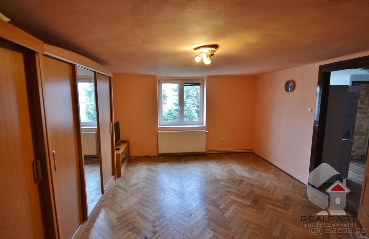 Prodej bytu 1+1, Šmeralova, 5. patro bez výtahu, blízko univ