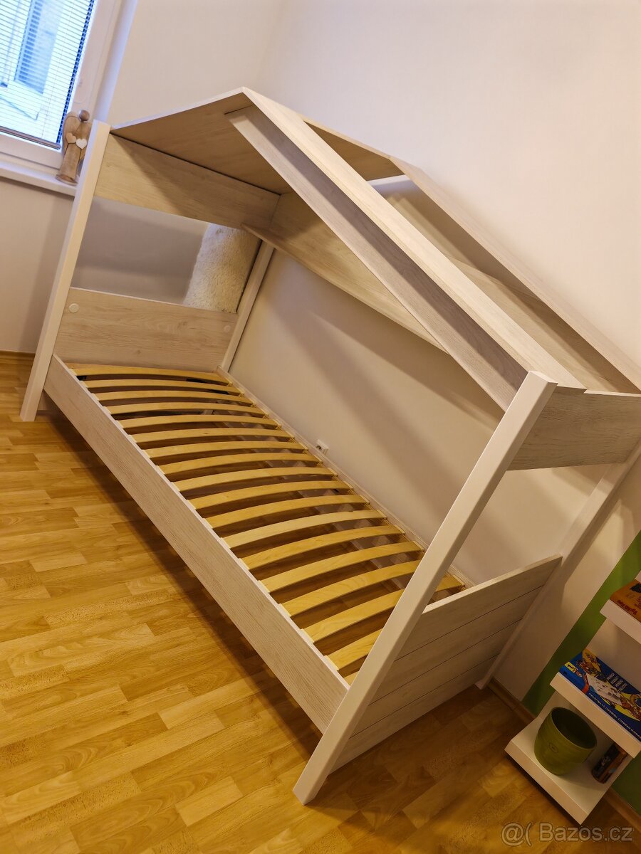 Domečková dětská postel