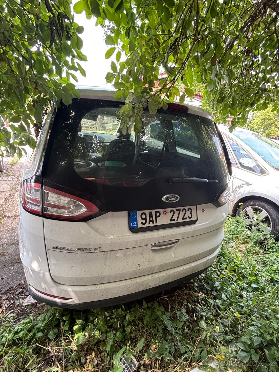 Auto Ford Galaxy