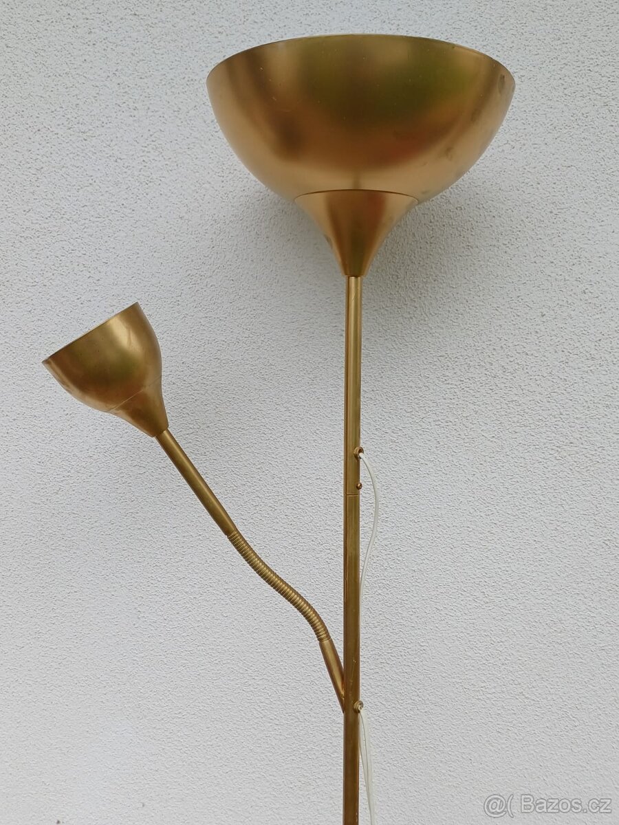 Stojací lampa
