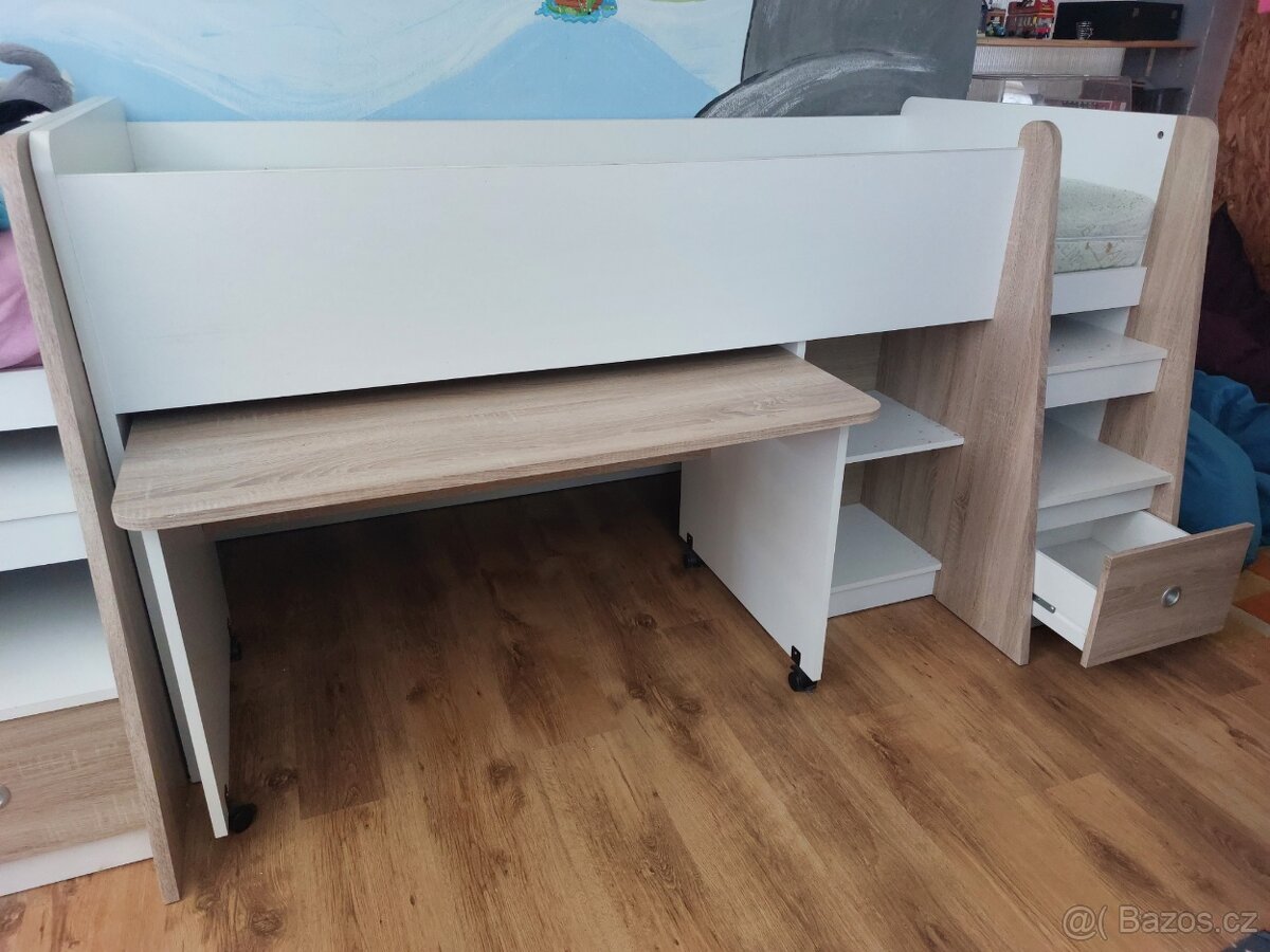 Vyvýšená postel s psacím stolem + ZDARMA zánovní matrace