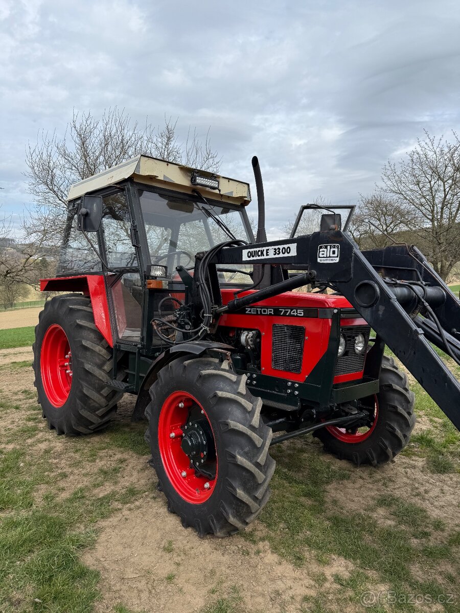ZETOR 7745 s čelákem QUICKE + lopata