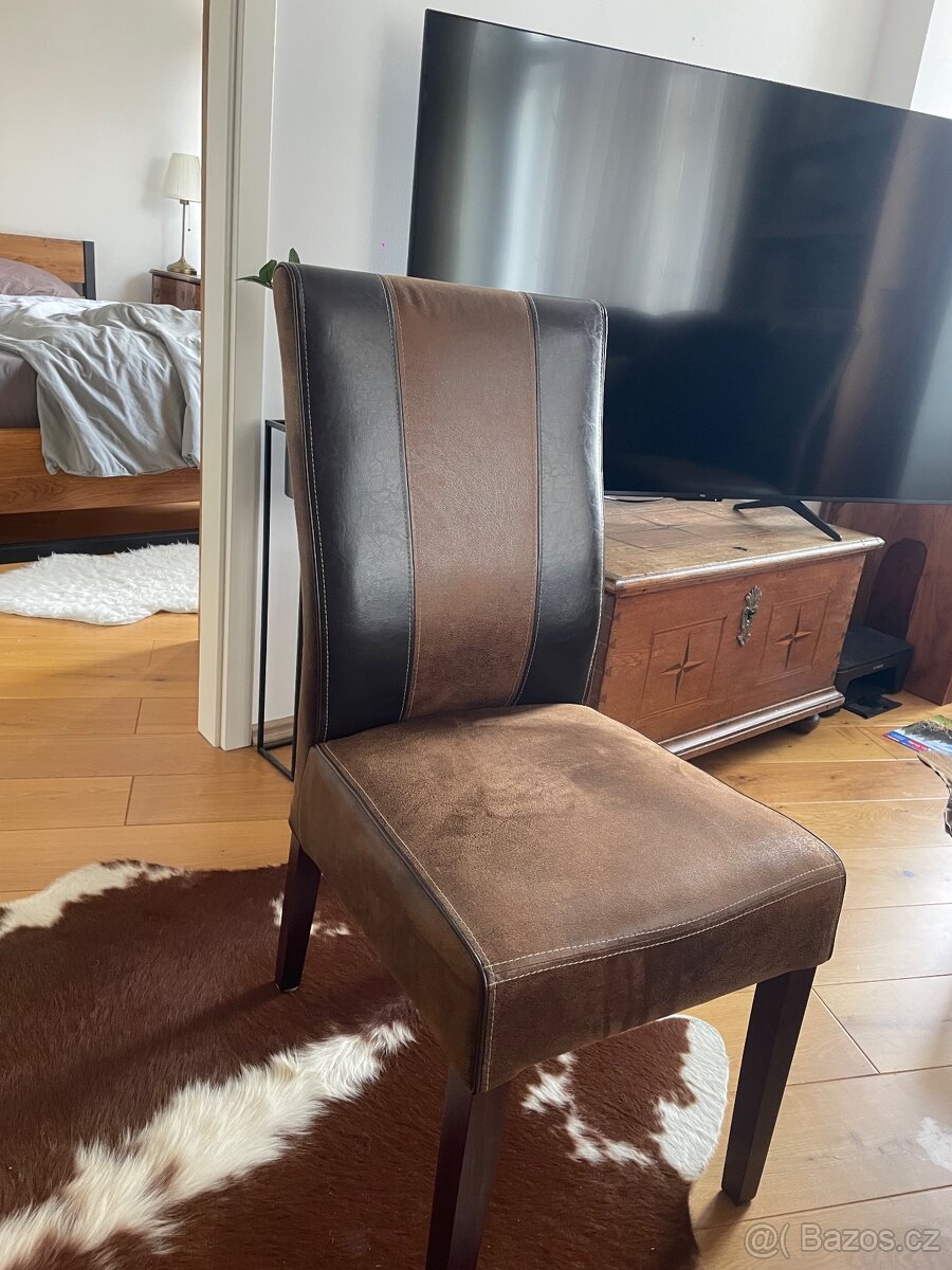 Kožená jídelní židle