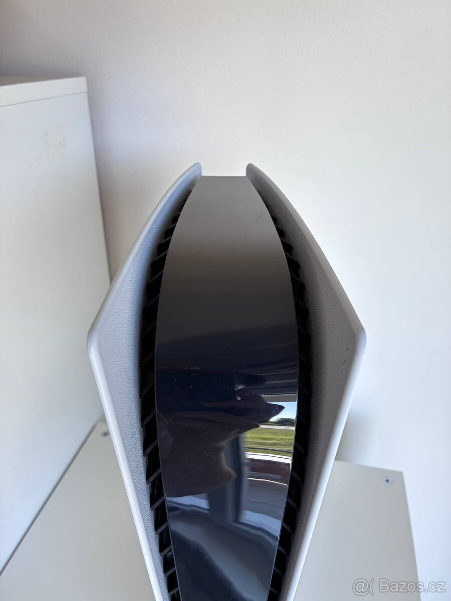 Prodám PlayStation 5 Digital Edition – top stav + DÁRKY