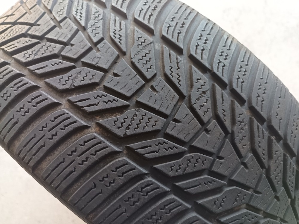 225/45 R18 HANKOOK (2822).