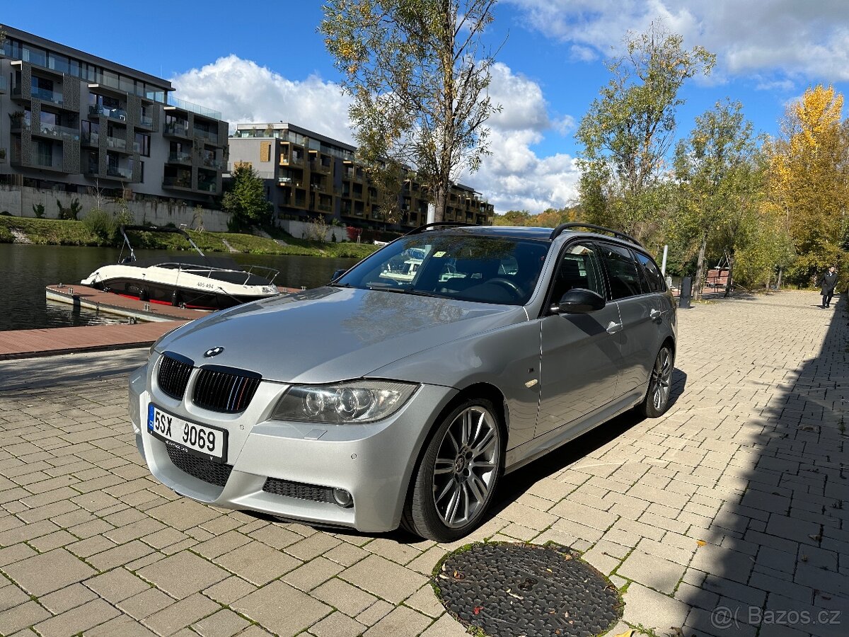 BMW 330i 200 kW, xDrive, M-paket, PANO..
