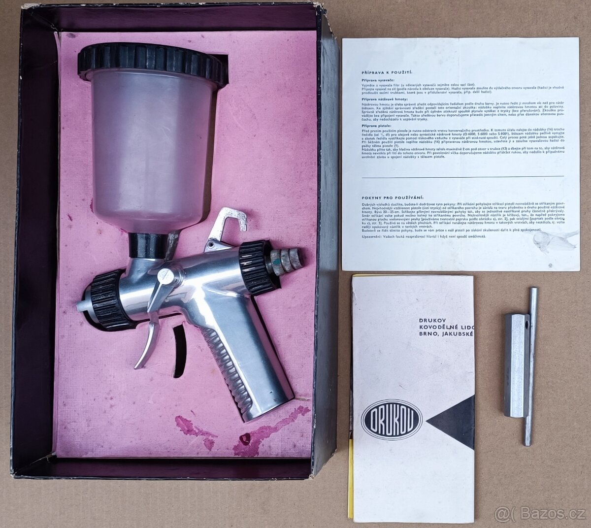 Stříkací pistole na vysavač