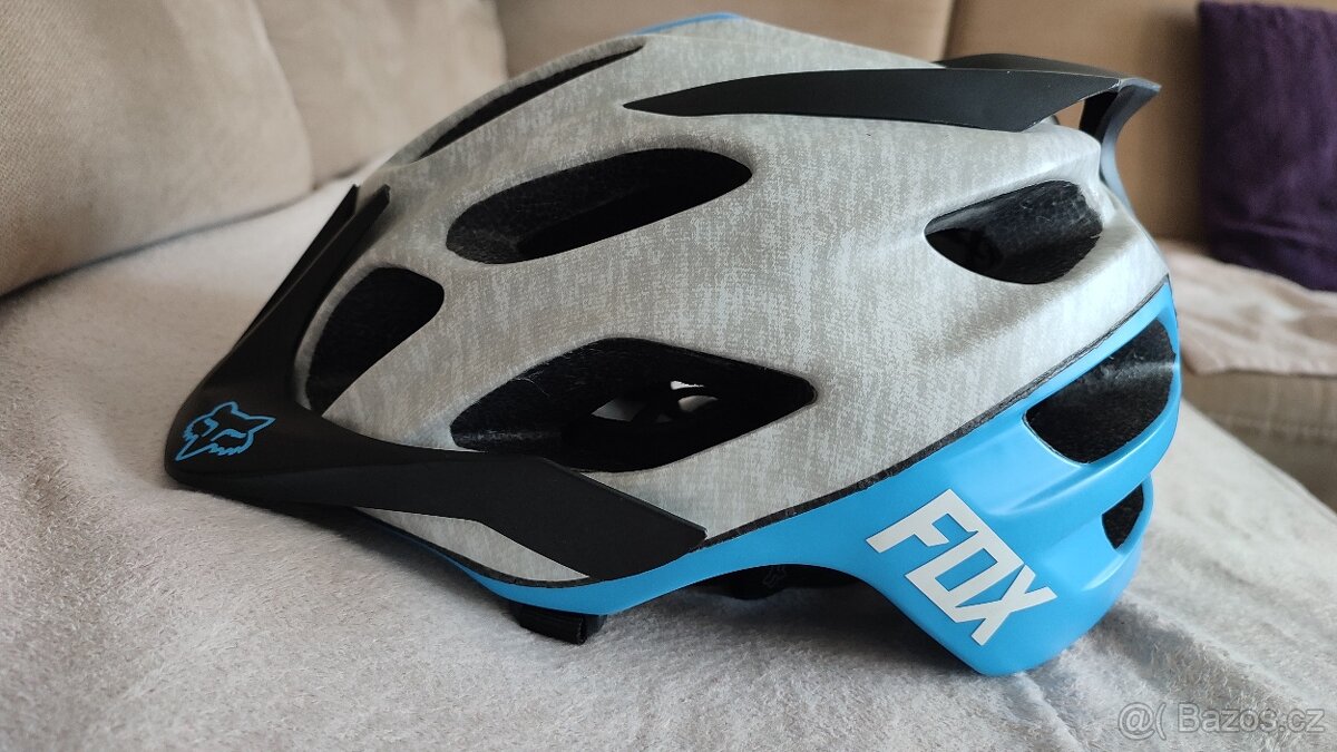 Přilba FOX