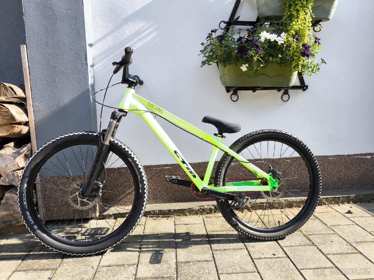 CTM Dirtking 2014 dirt jump kolo