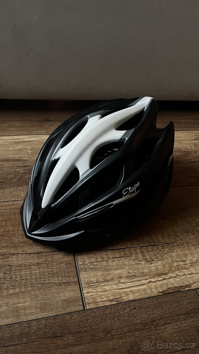 Dámská helma na kolo