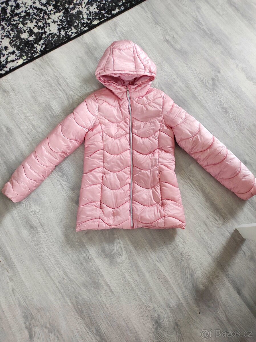 Dívčí oblečení 146