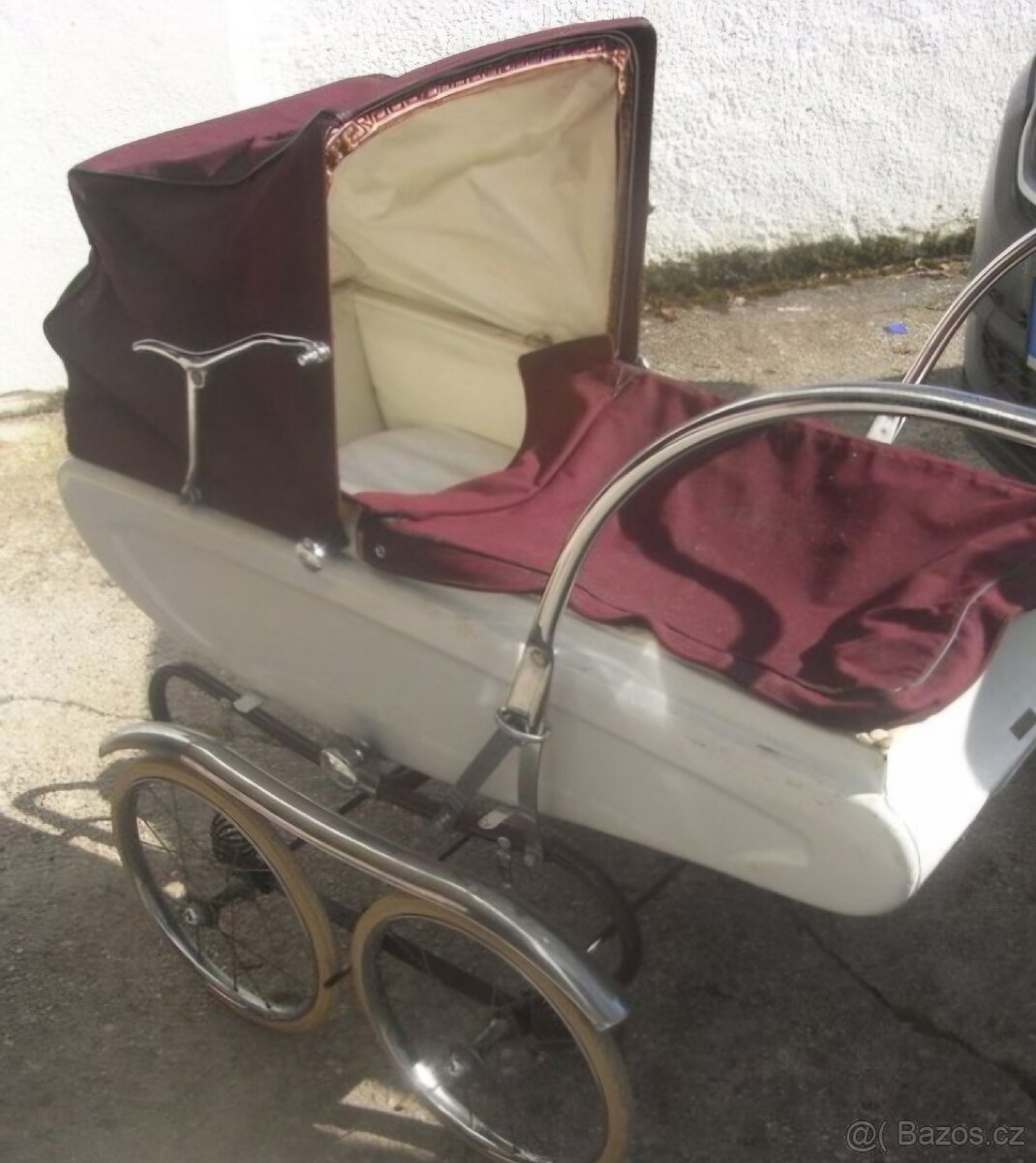 Starožitný kočárek Pedigree