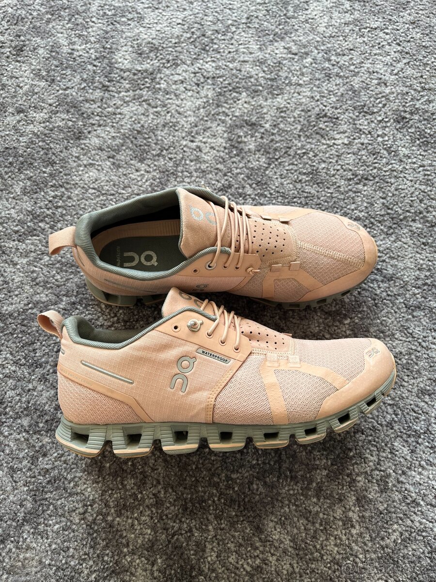 On Running, model Cloud WP, velikost 39