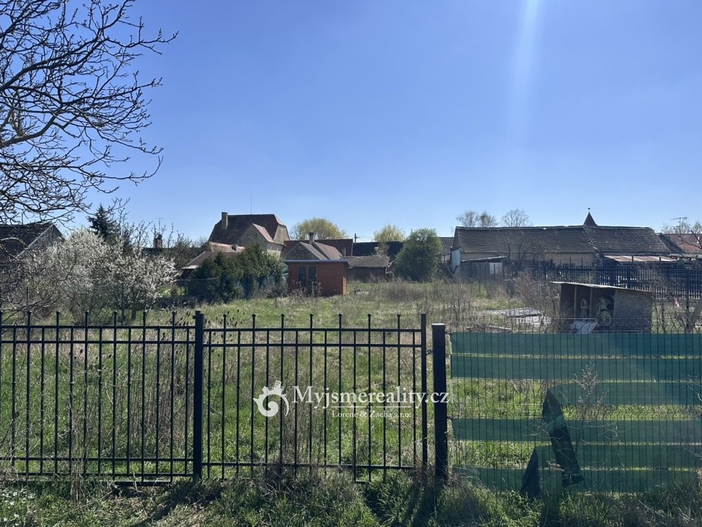 Prodej pozemku, zahrada 514 m2 s možností výstavby - Znojmo