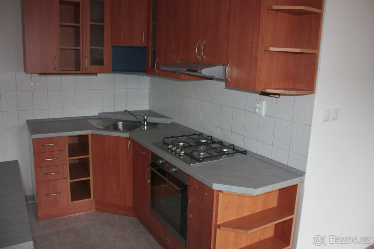 Pronájem Kutná Hora, ul. Studentů, byt 2+KK + balkon + sklep
