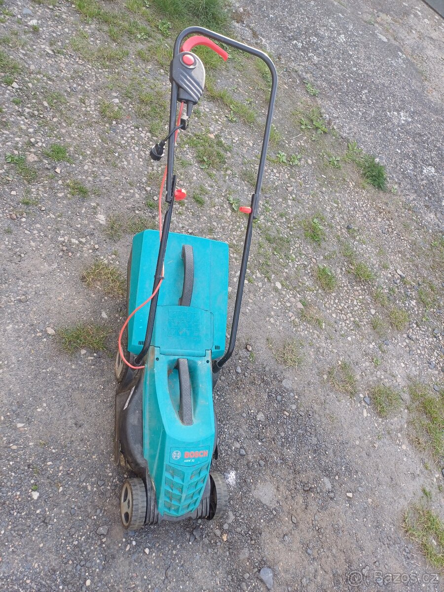 Elektrická sekačka Bosch