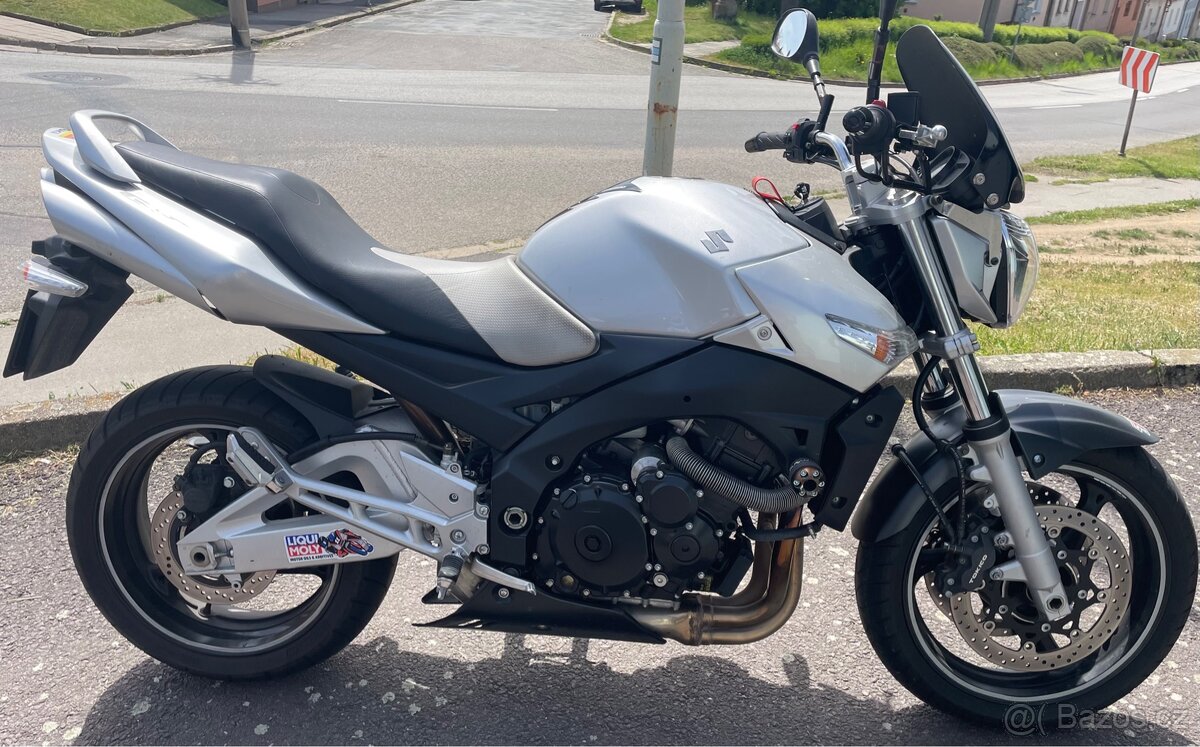 Suzuki GSR600