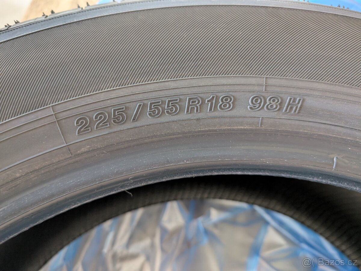 Ykohama Advan V 61 225/55/18 98H