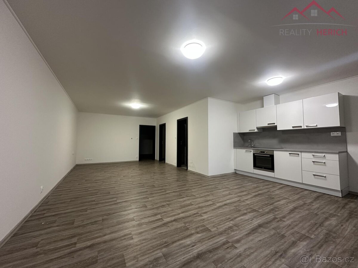 Pronájem bytu 2+kk/terasa (48 m2) Lipská, Chomutov