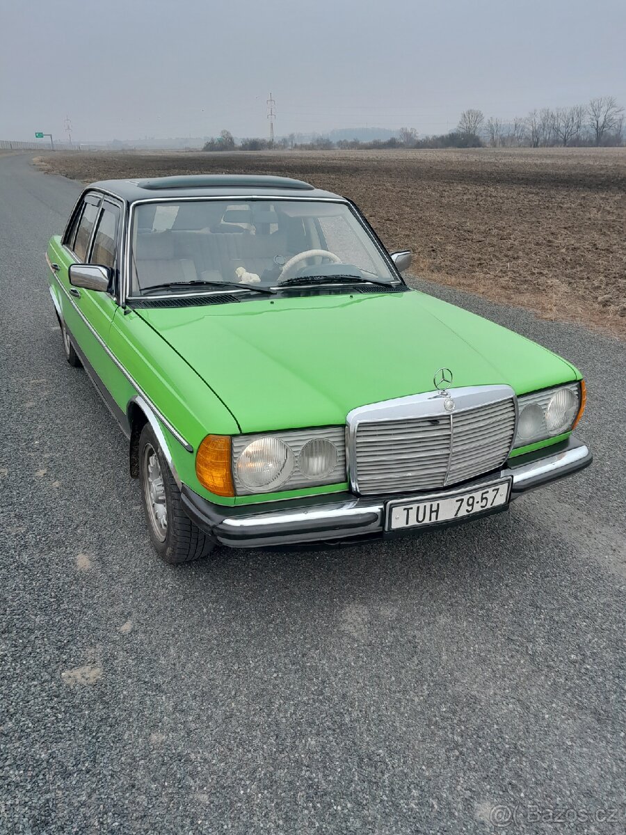 Prodám MB Piano ,vyrobeno 1979. V CELKOVE SLUSNEM STAVU.