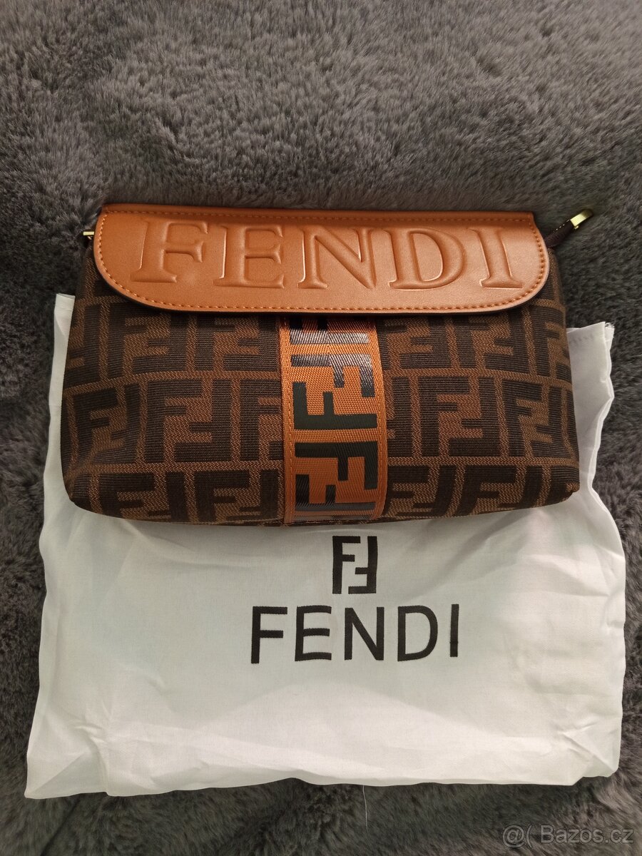 Crossbody kabelka