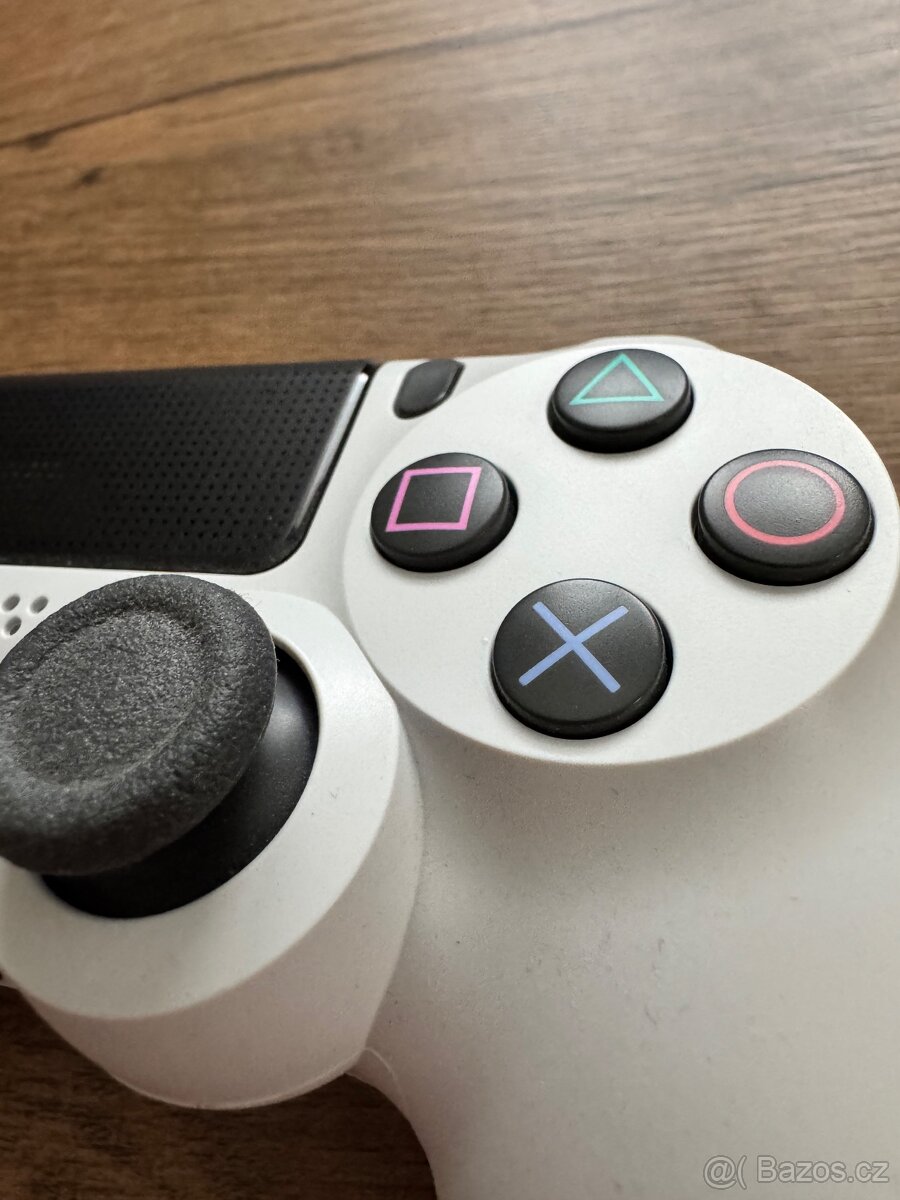 Ovladač pro PS4