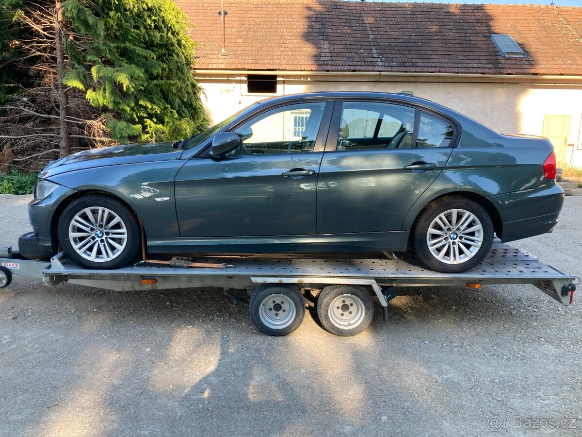 Rozprodam na nahradni dily BMW E90 320XD/r.v. 2011/LCI