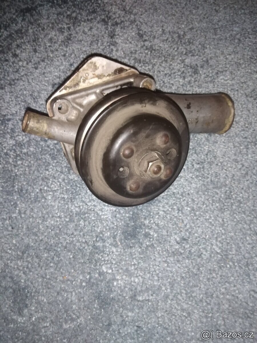 Škoda 105,120 Vodní Pumpa