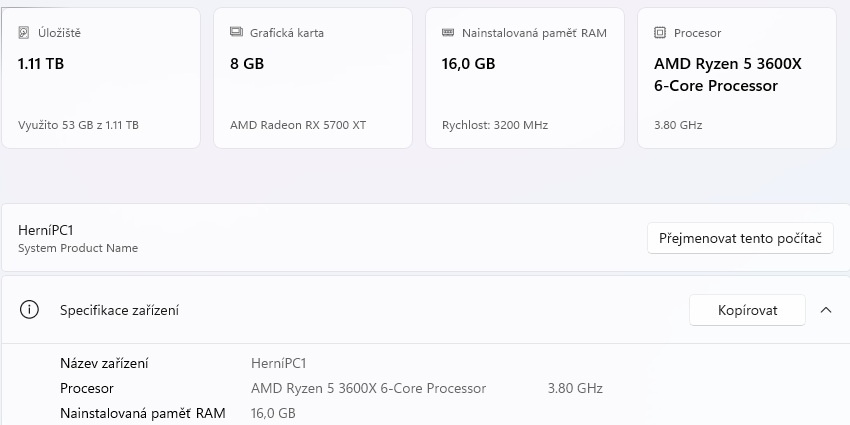 Herní PC s monitorem