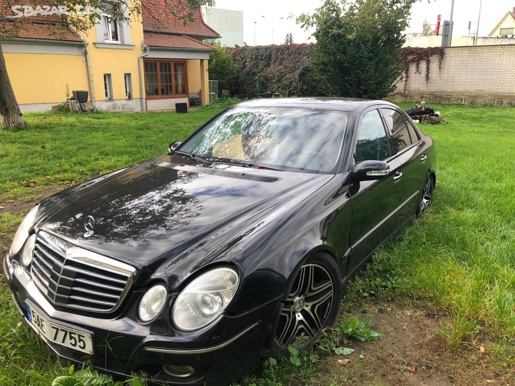 Mercedes benz tridy E 5.0i automat 4matic w211
