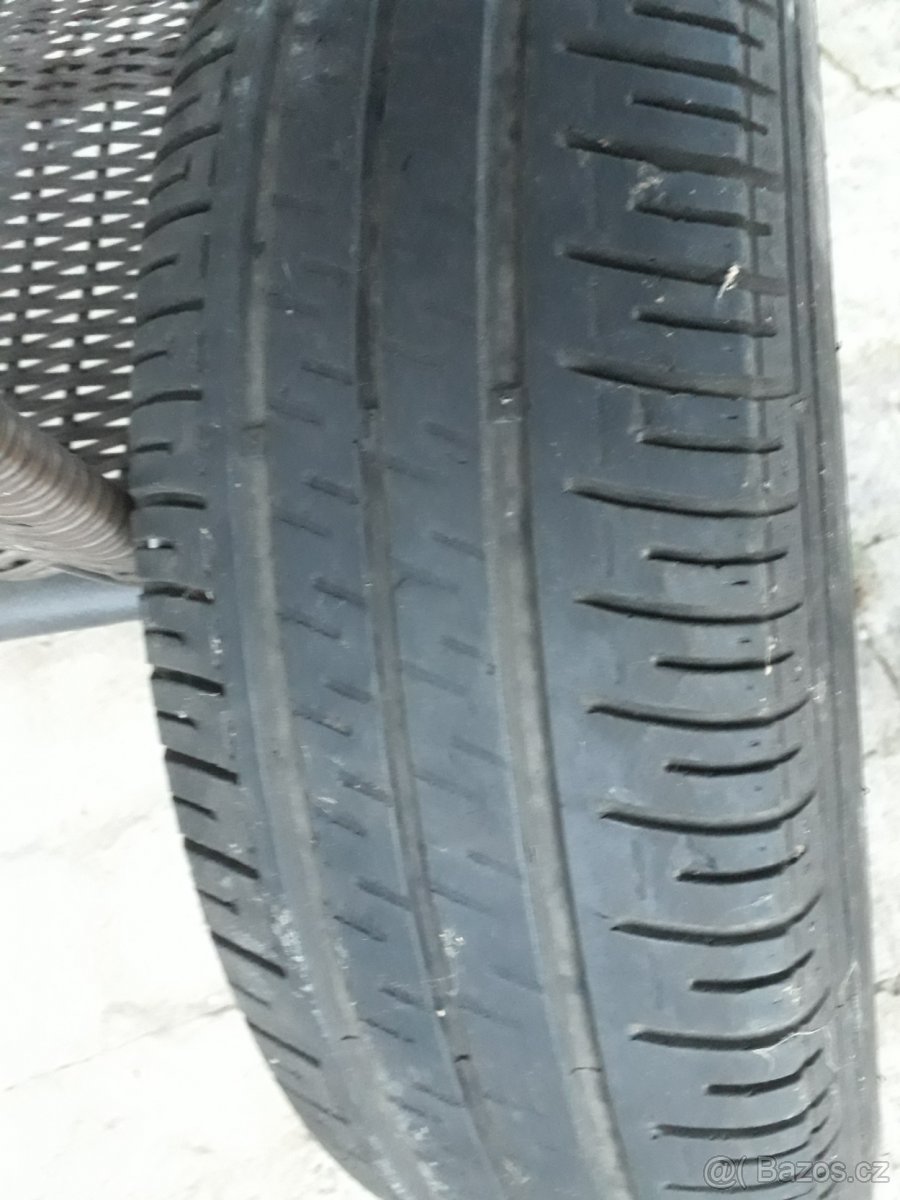Prodám 2 ks pneumatik Dunlop 165/70 R14