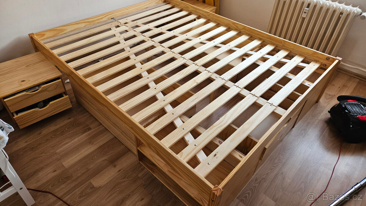 Manželská postel s úložným prostorem 160x200