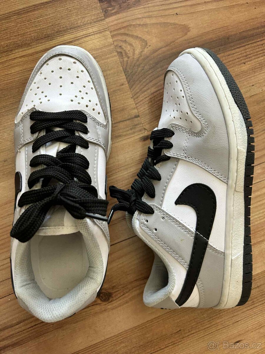 Nike tenisky 37